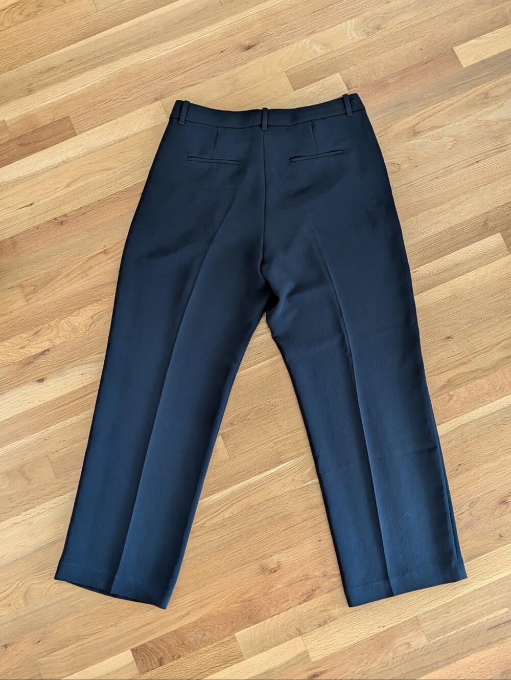 Aritzia Effortless Pant in Crepette, Black Size 16 CURVE FIT - Picture 3 of 5